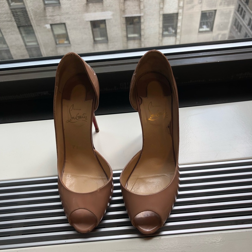 Christian louboutin patent leather nude